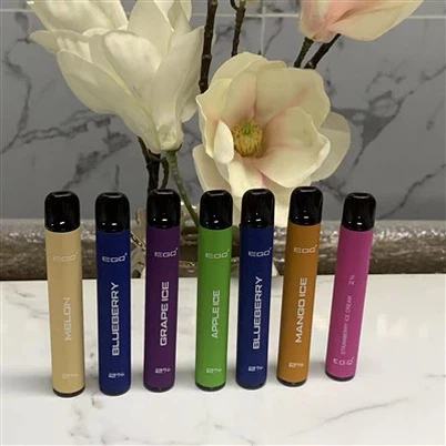 Eldobható vape friss gyümölcs ízekkel és rozsdamentes acél tokkal